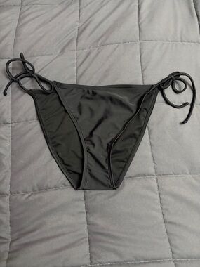 Salt + Cove Juniors' Side-Tie Hipster String Bikini Bottoms - Size: Medium - NWT